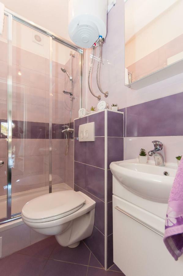 Apartment Ines Omis Bagian luar foto