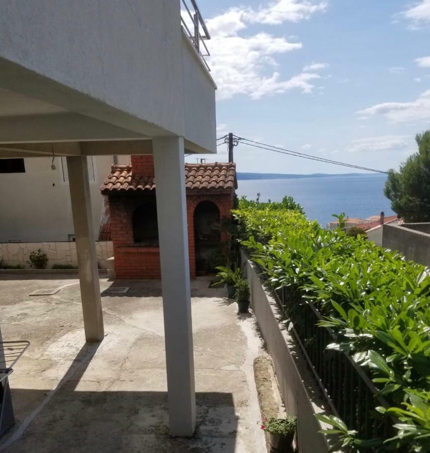 Apartment Ines Omis Bagian luar foto
